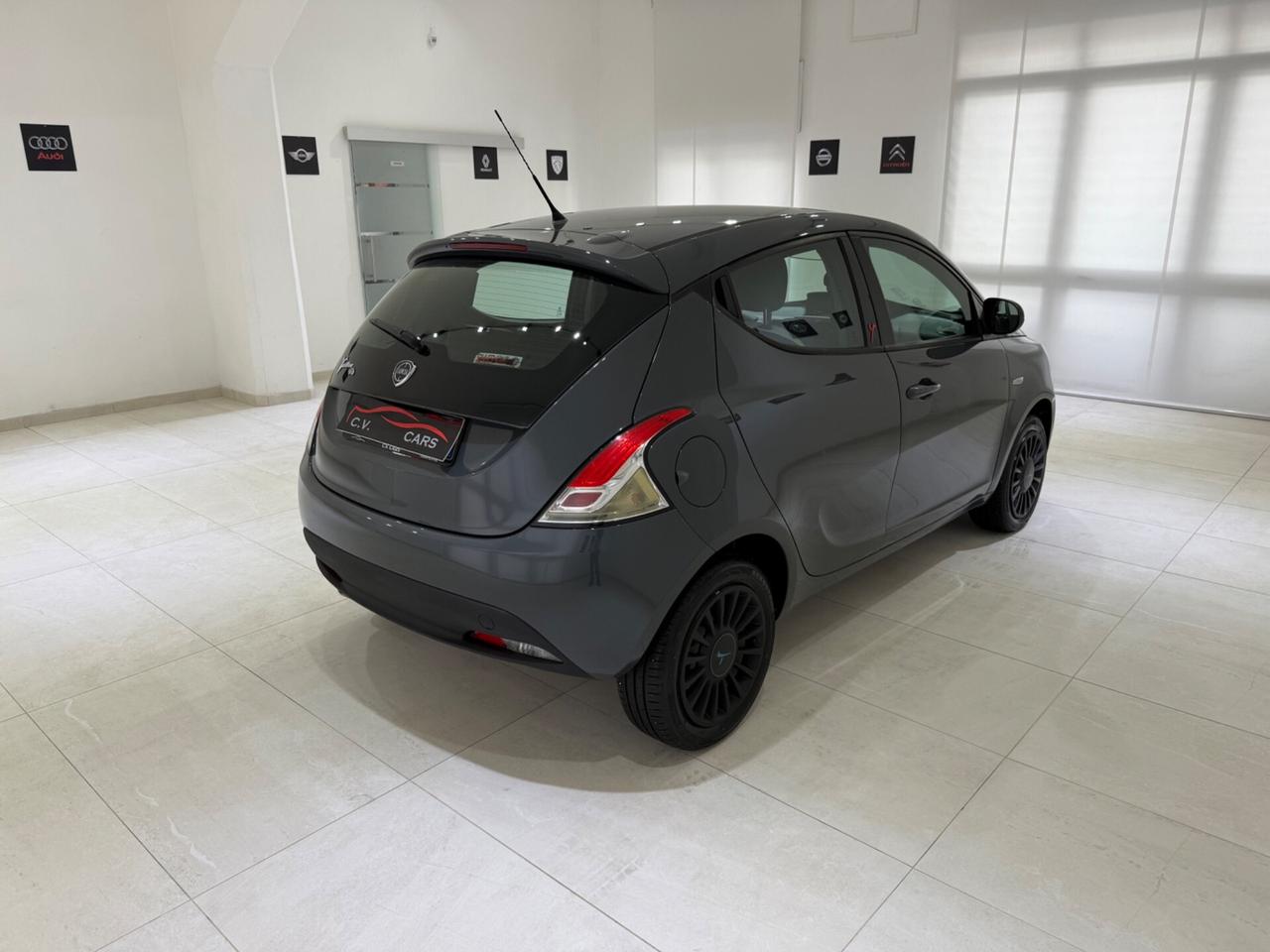LANCIA YPSILON 1.2 69 CV 5 PORTE ELLE
