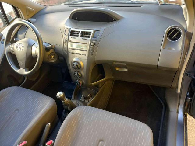 TOYOTA Yaris 1.3 5 porte Sol NEOPATENTATI