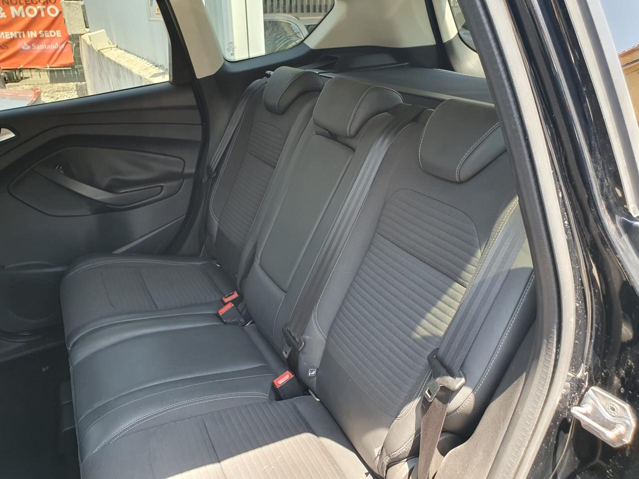 Ford Kuga 1.5 TDCI 120CV S&S 2WD Powershift ST-Line Business
