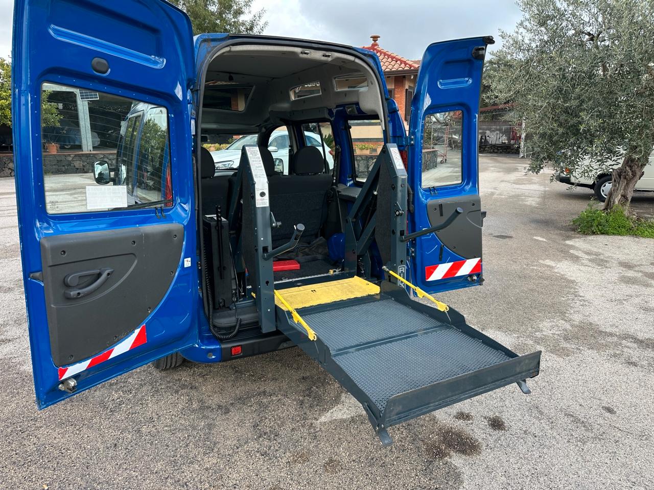 Fiat Doblo Doblò 1.3 MultiJet Malibu — VETTURA PER DISABILI 10/2009 | 26.000 km