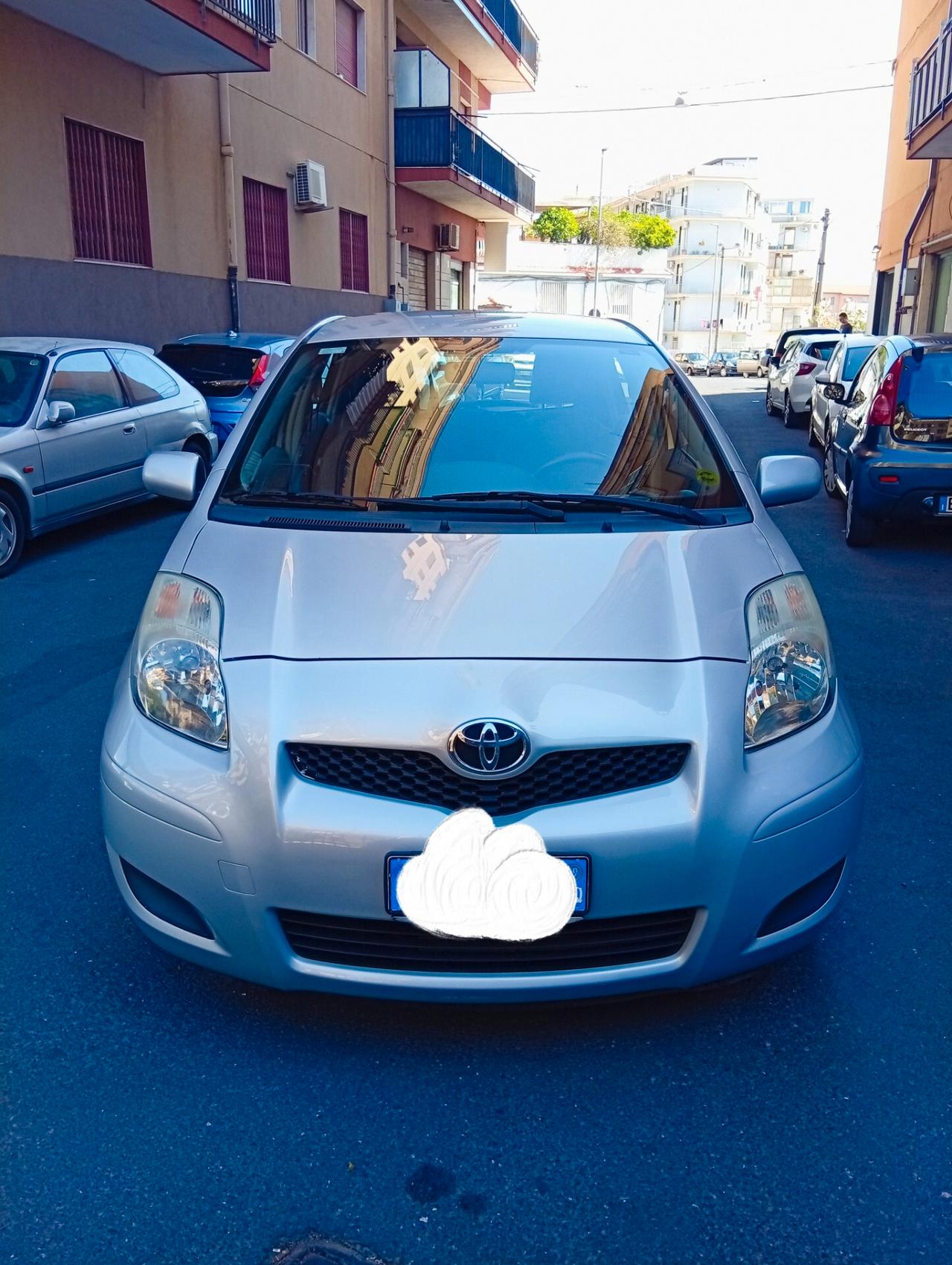 Toyota Yaris 1.3 Benzina