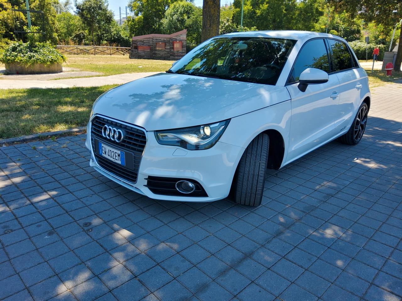 Audi A1 1.6 TDI S tronic line edition