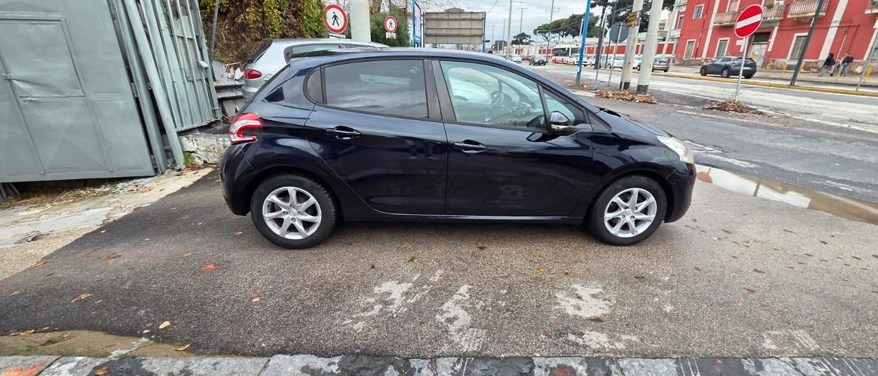 Peugeot 208 1.4 HDi 68 CV 2013 12 mesi garantita