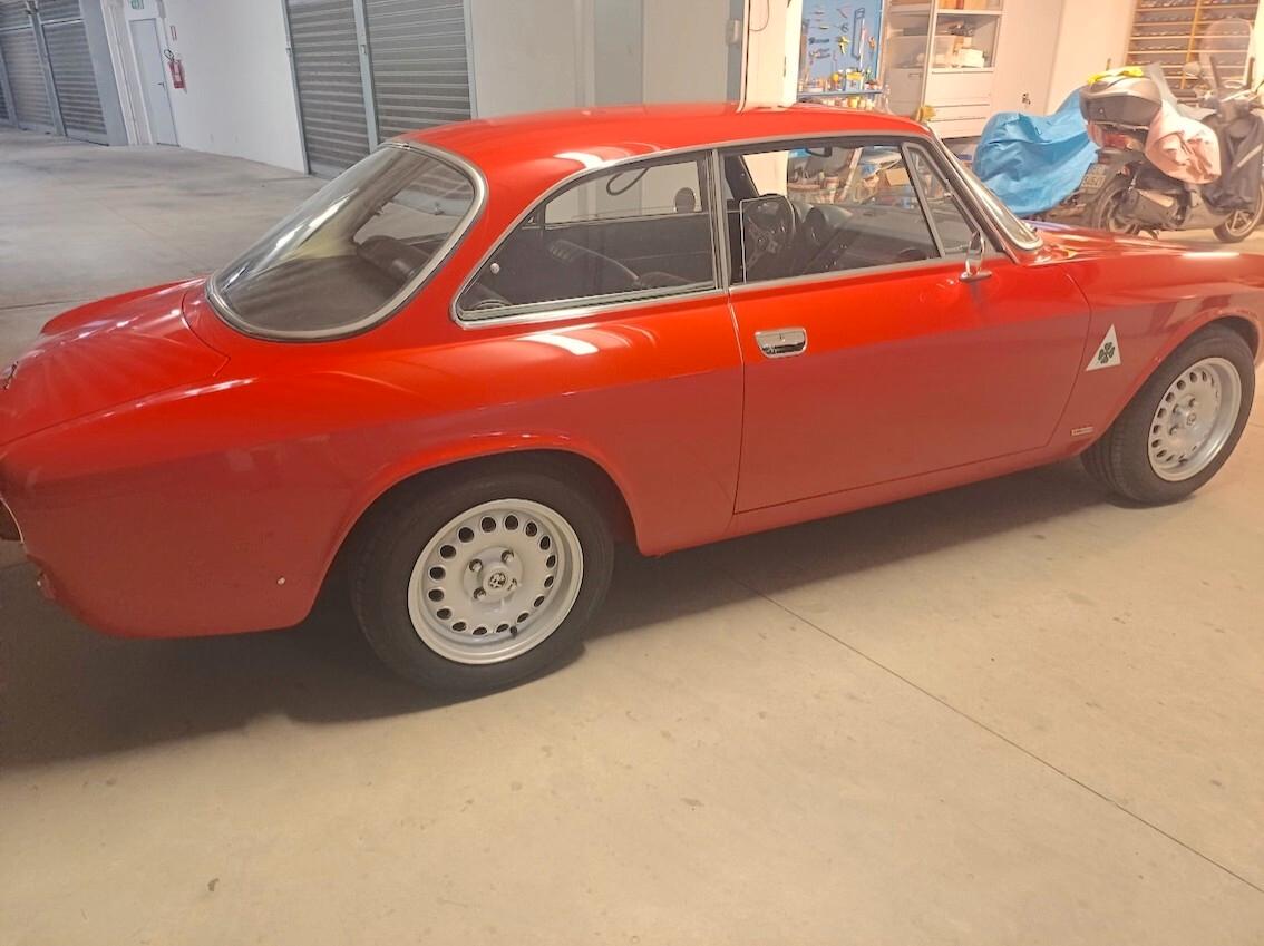Alfa Romeo GT 1300 Scalino