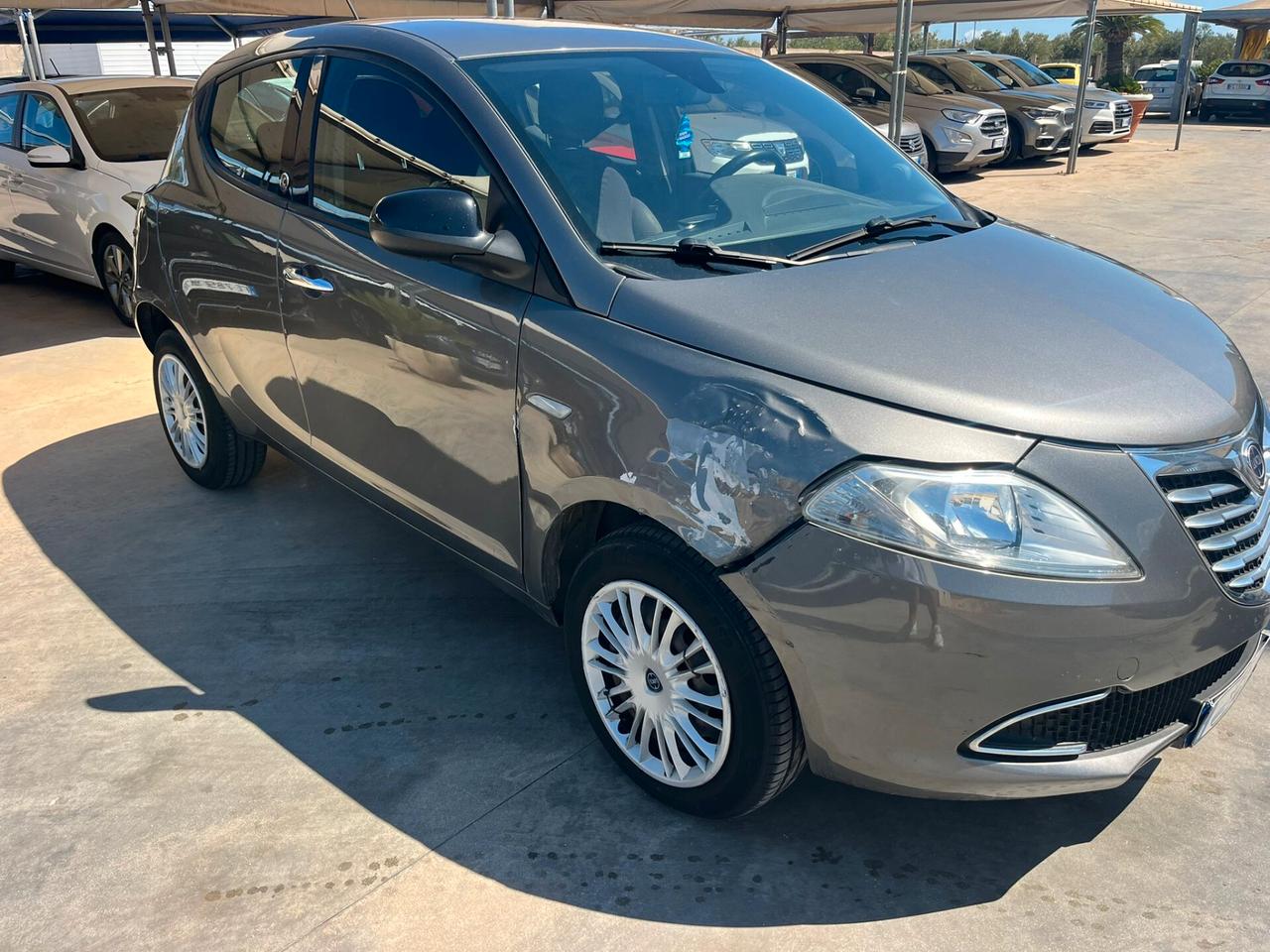 Lancia Ypsilon 0.9 TwinAir 85 CV 5 porte Metano Ecochic Gold