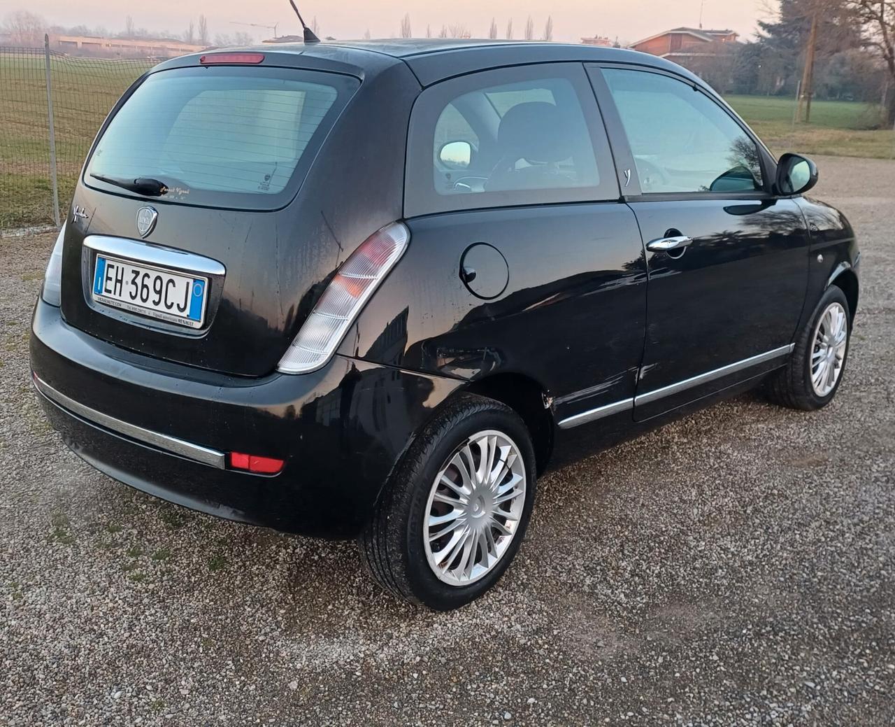 Lancia Ypsilon 1.2 69 CV 5 porte S&S Platinum