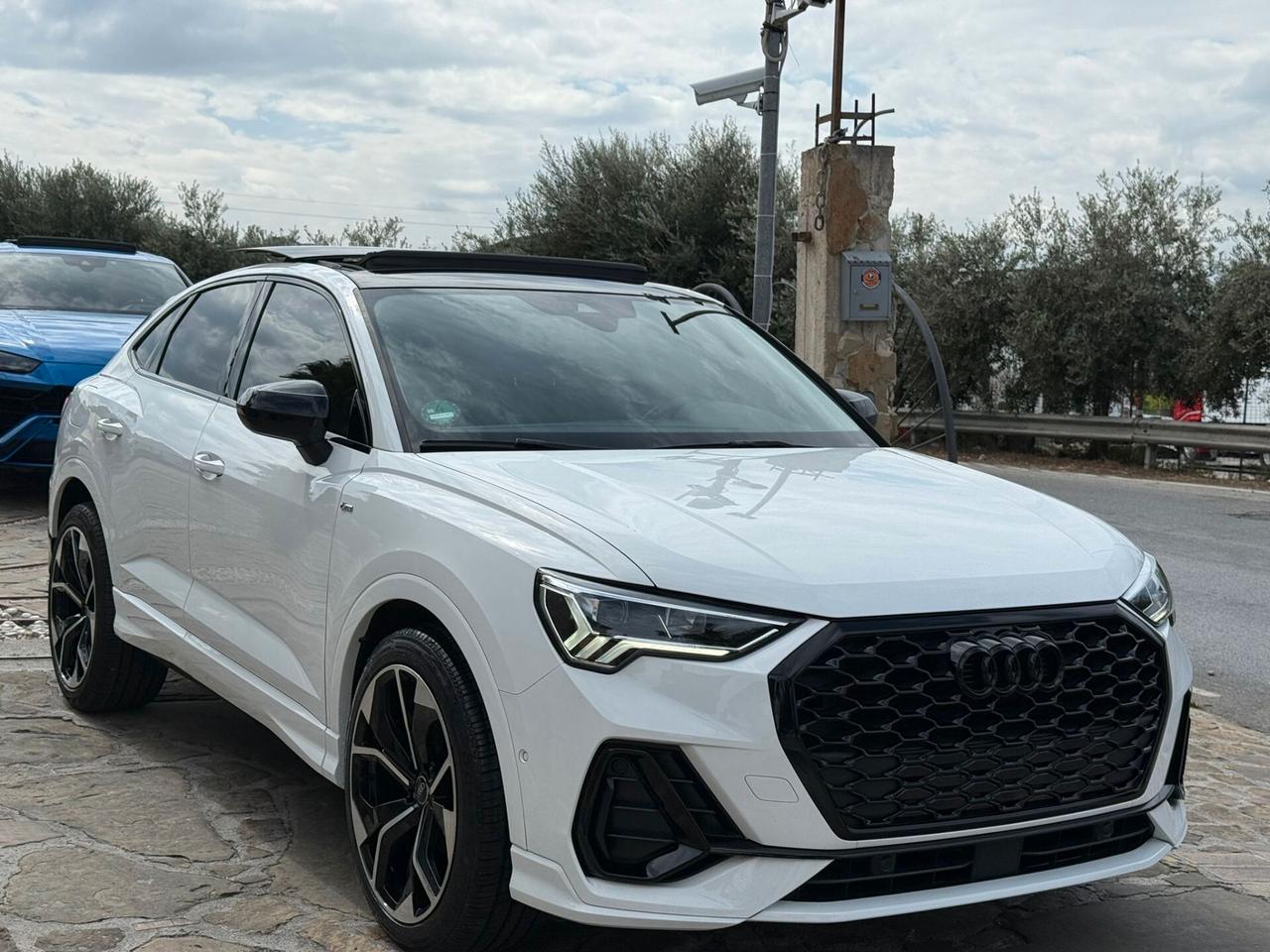 Audi Q3 35 TDI S tronic line edition Aut. Led .Tetto Apribile Pelle Navy Camera Matrix