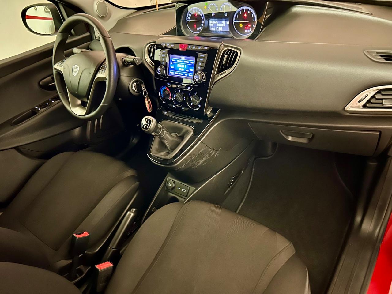 Lancia Ypsilon 1.2 69 CV 5 porte S&S Platinum