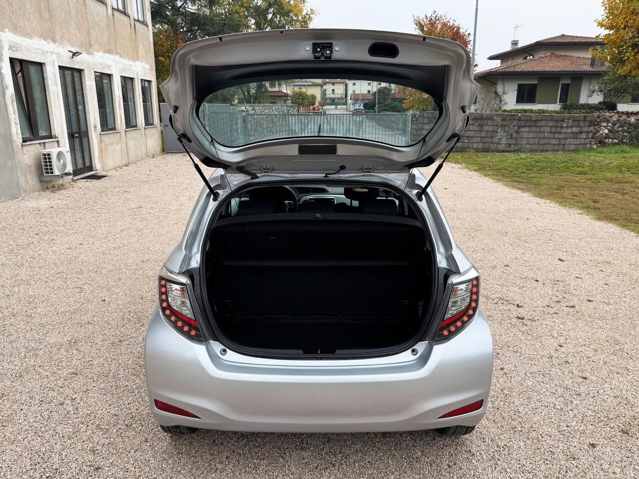 Toyota Yaris 5p 1.5h Hybrid 74cv Lounge+ | UNICO PROPRIETARIO