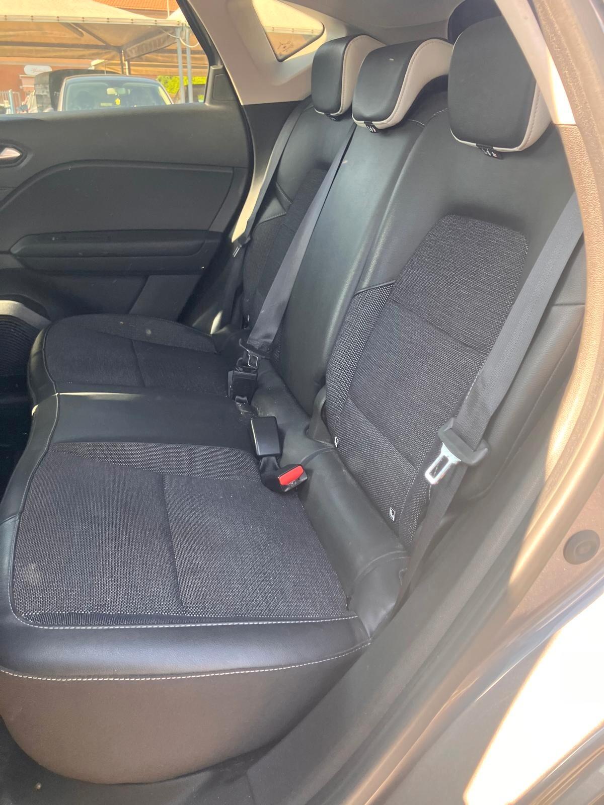 RENAULT CAPTUR 1.6 Hybrid 145cv Techno Fast Track