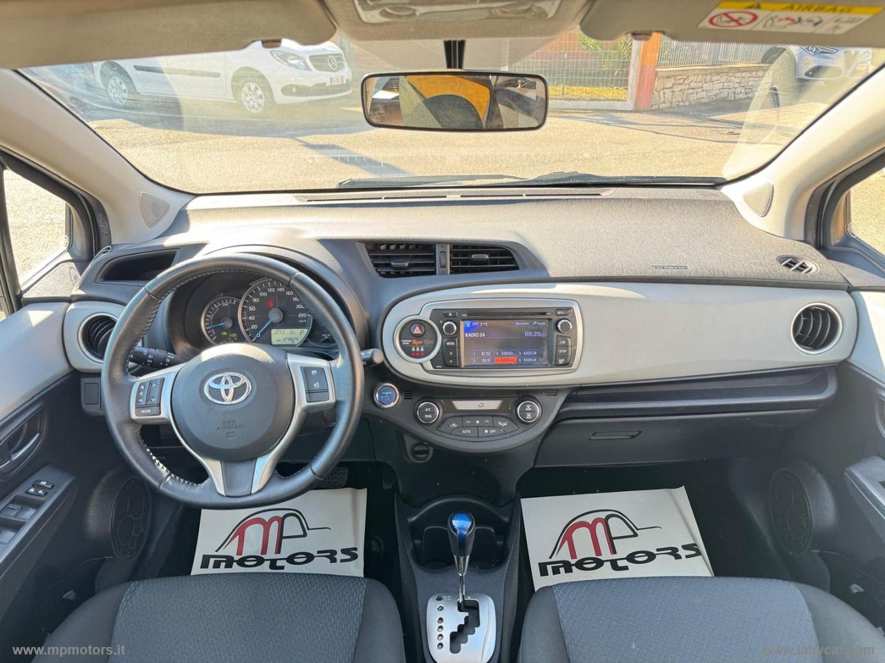 TOYOTA YARIS LOUNGE HYBRID 1.5 75CV