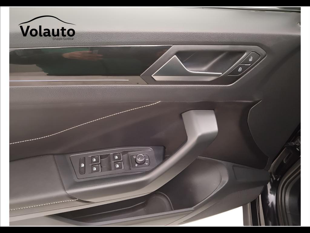 VOLKSWAGEN T-Roc I 2022 - T-Roc 1.5 tsi R-Line dsg