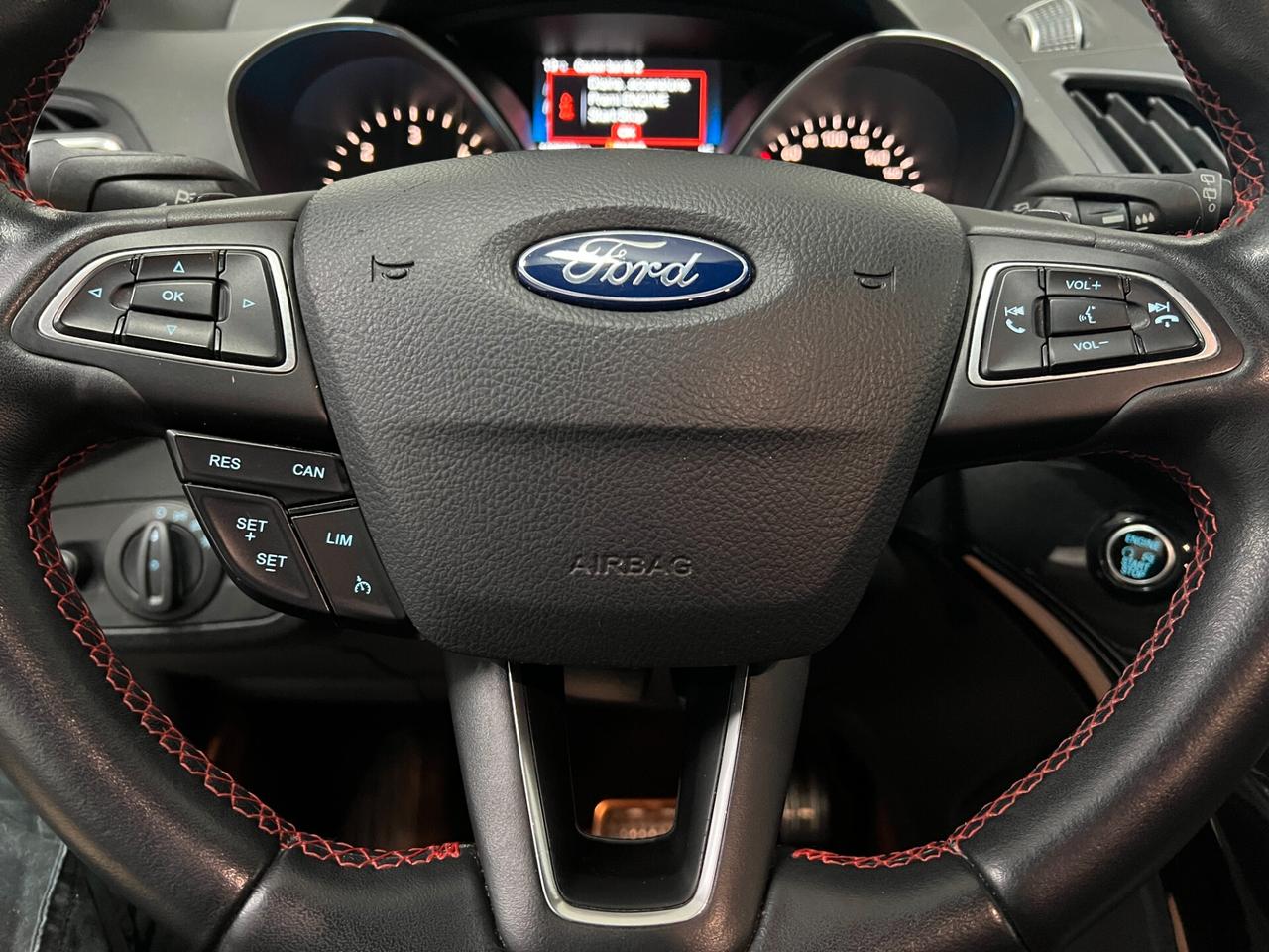 Ford Kuga 1.5 TDCI 120 CV S&S 2WD Powershift ST-Line