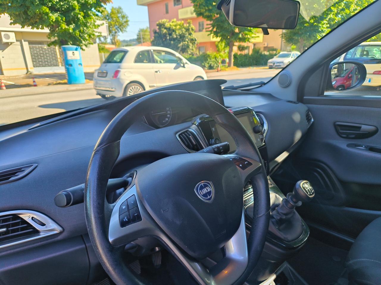 Lancia Ypsilon 1.0 FireFly 5 porte S&S Hybrid Ecochic Silver