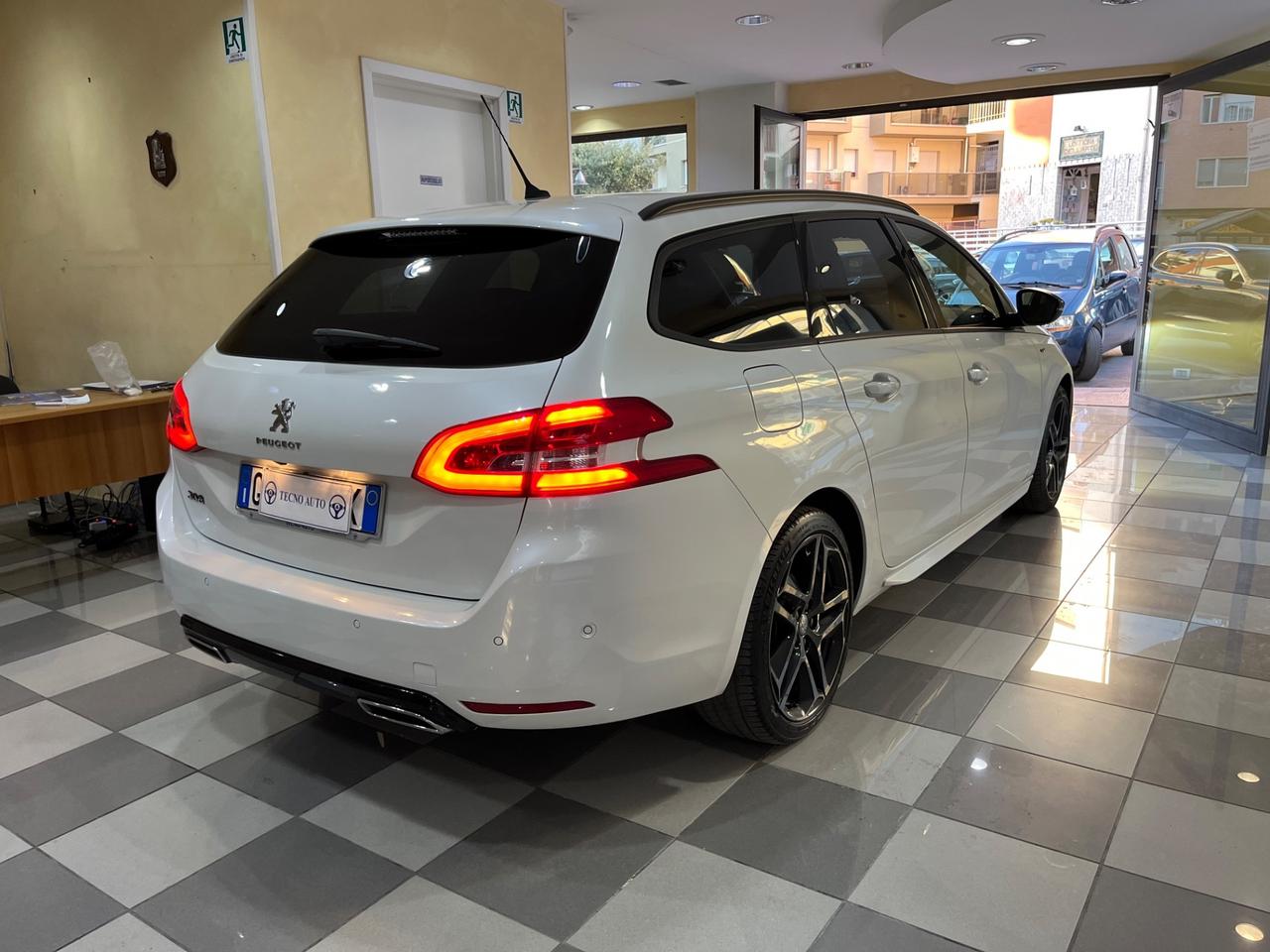 Peugeot 308 BlueHDi 130 S&S EAT8 GT Pack