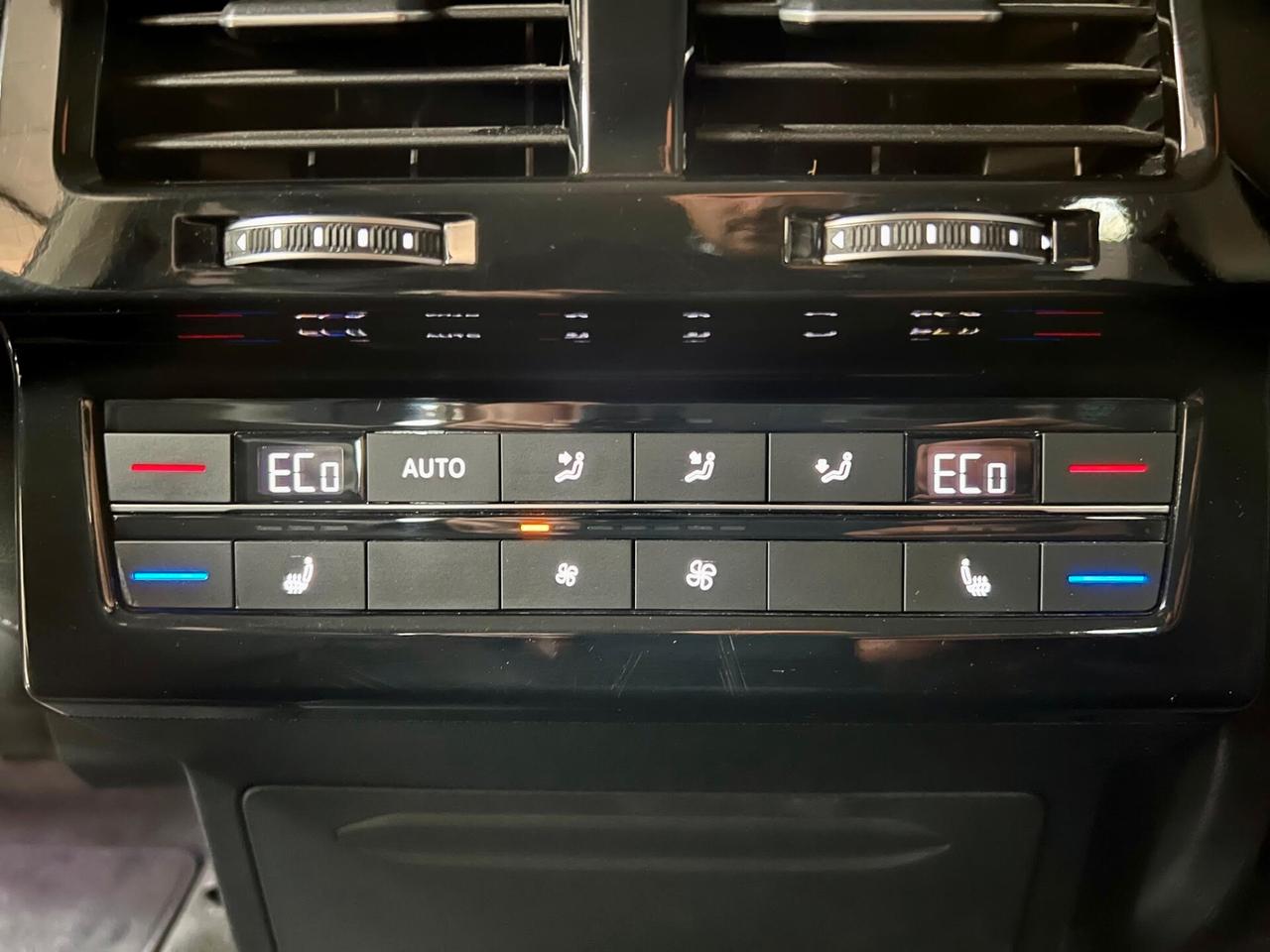 Volkswagen Touareg 3.0 V6 TDI 286 CV SCR R Line