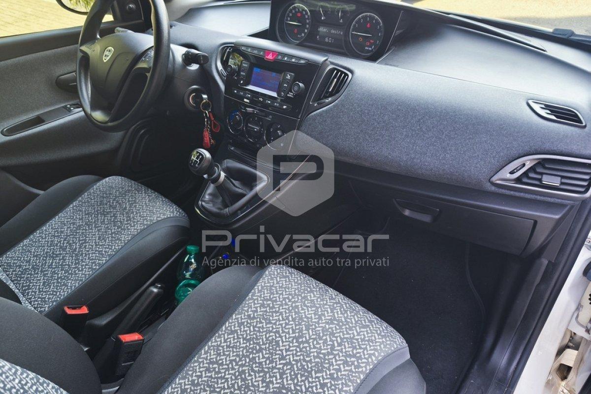 LANCIA Ypsilon 1.2 69 CV 5 porte GPL Ecochic Silver