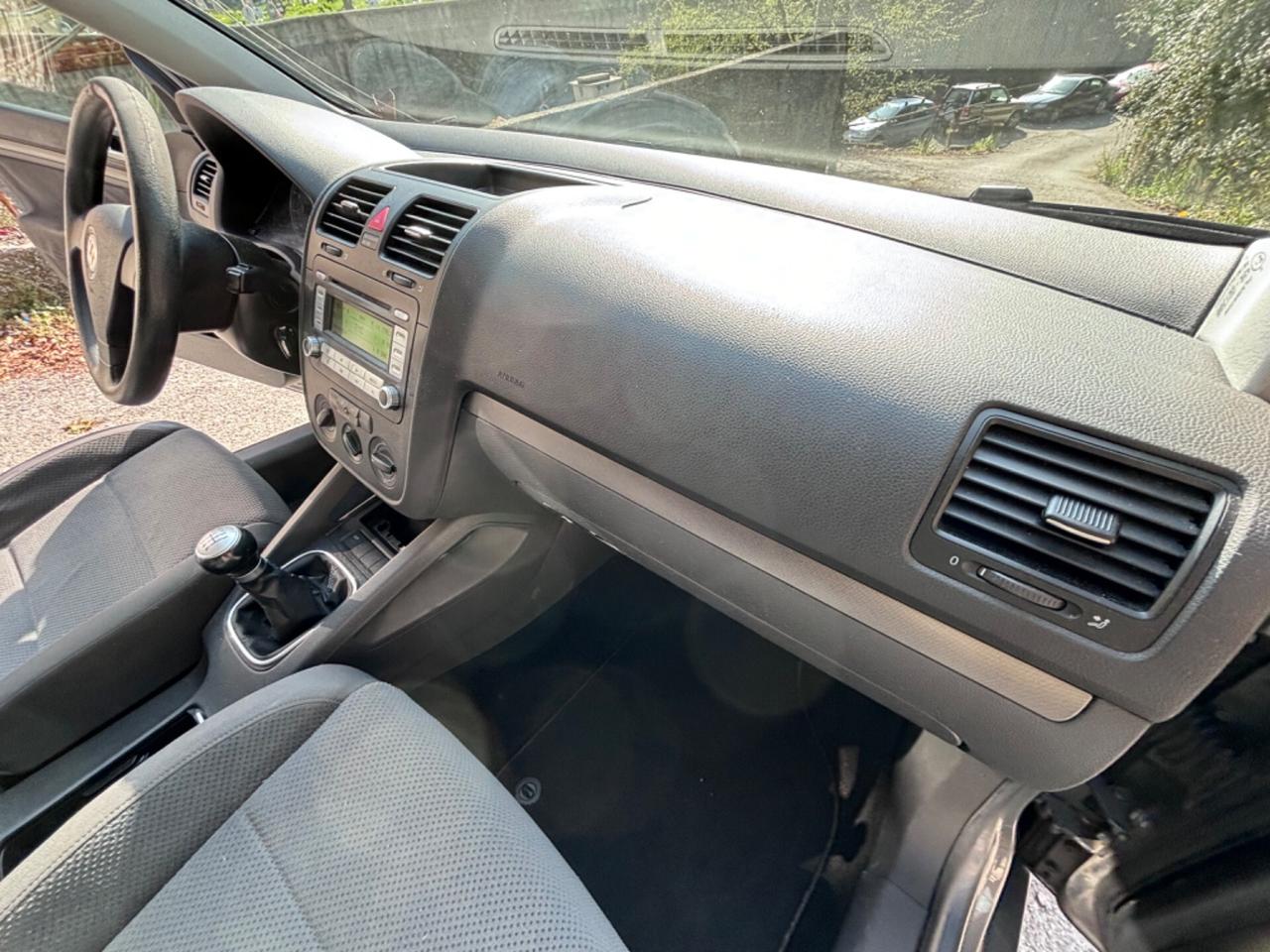 Volkswagen Golf 1.6 16V FSI 3p. Sportline