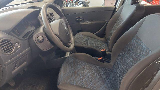 RENAULT Clio 1.2 16V 5 porte 4U Pack