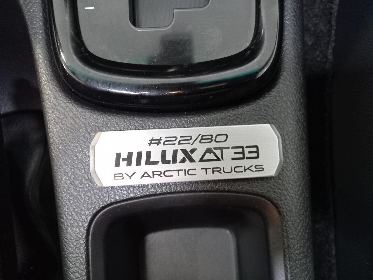 Toyota Hilux 2.8 D A/T 4WD 4 porte Double Cab Invincible