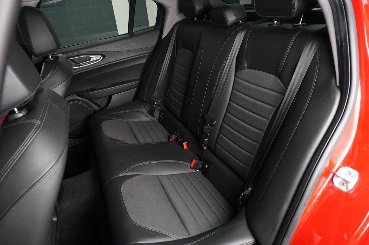 Alfa Romeo Giulia 2.2 Turbodiesel 160 CV AT8 Sport-Tech