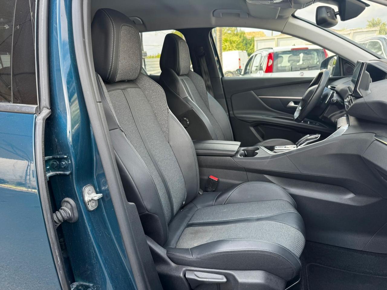 Peugeot 3008 BlueHDi 130 S&S EAT8 Allure