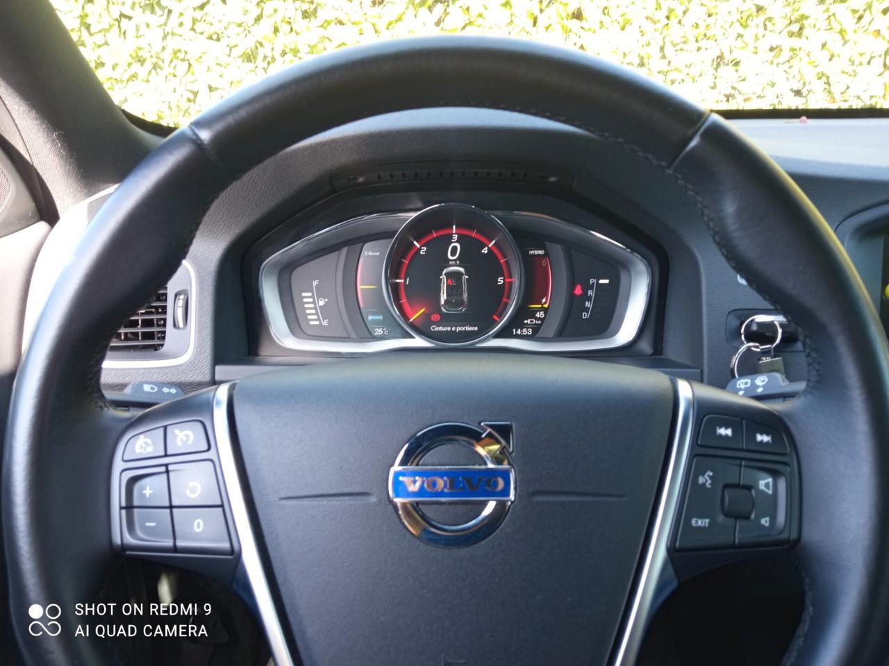 VOLVO V60 D6 Twin Engine Geartronic Momentum