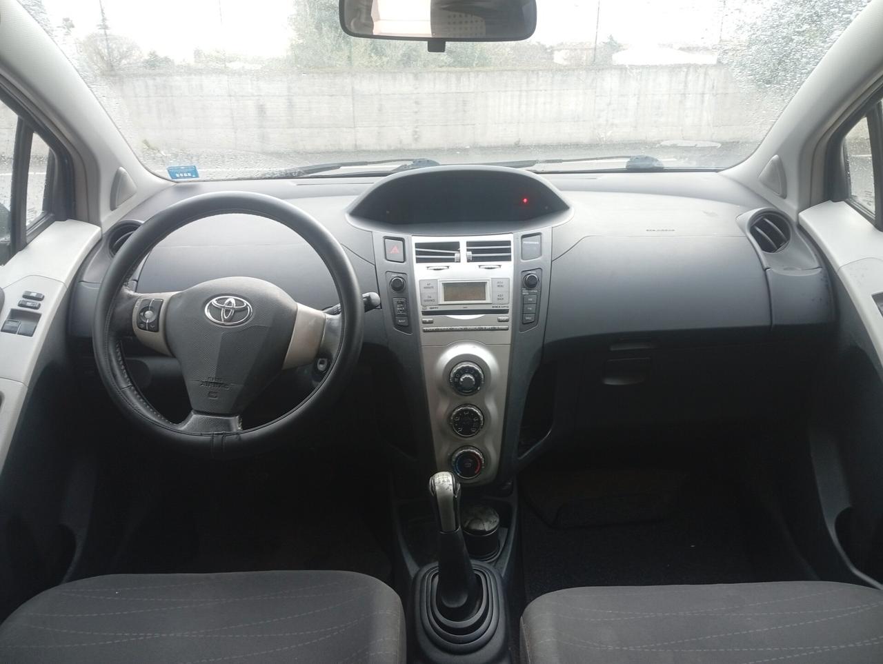 Toyota Yaris 1.0 5 porte Sol