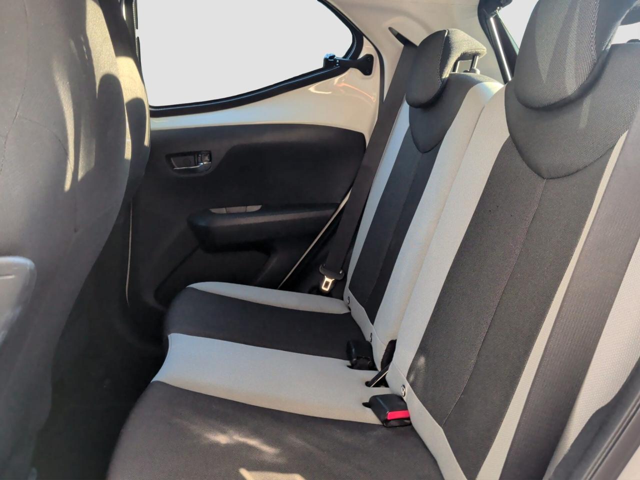 Toyota Aygo 1.0 VVT-i 69 CV 5 porte x-play TSS 2018