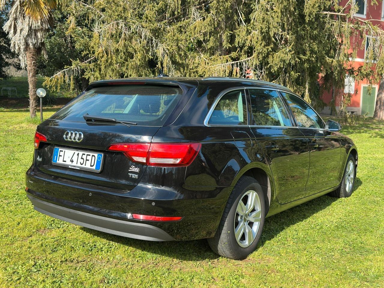 Audi A4 Avant 2.0 TDI 122 CV S tronic S line edition 2017 LEGGI TESTO