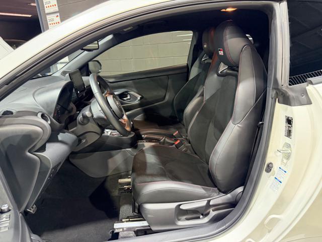TOYOTA Yaris PRIMA VERNICE WHITE PERLA FULL STOCK