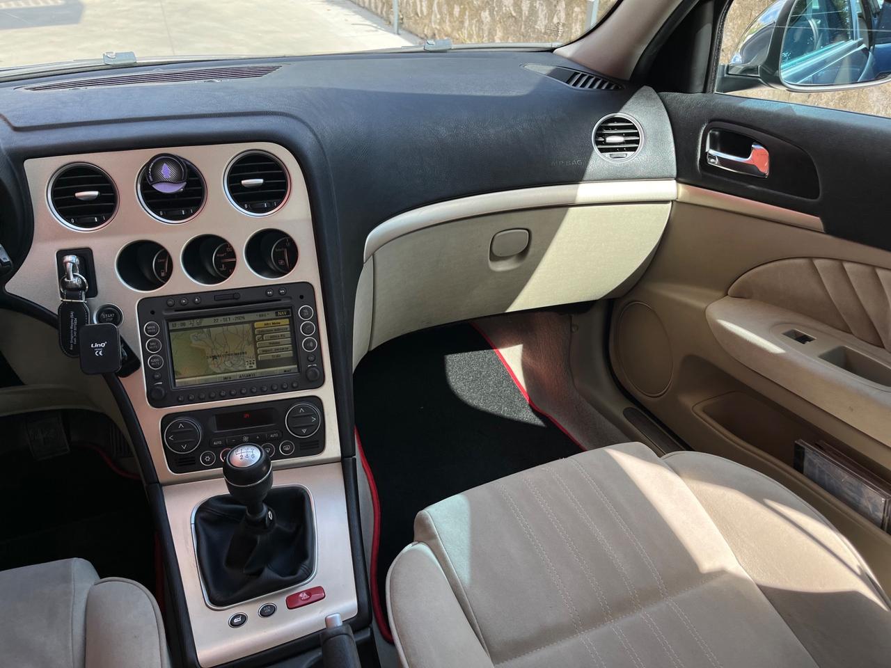 Alfa Romeo 159 1.9 JTDm 16V EXCLUSIVE - FULL OPTIONAL