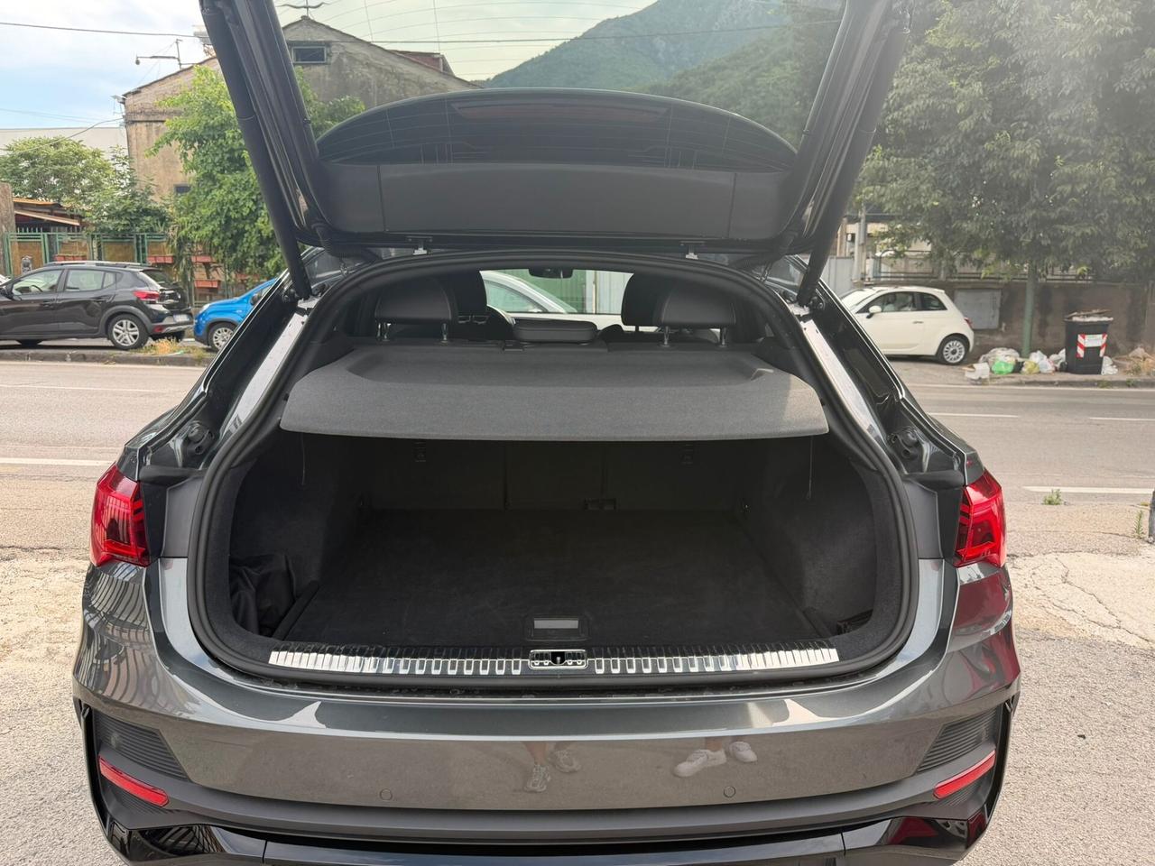 Audi Q3 35 TDI S tronic line edition identity black