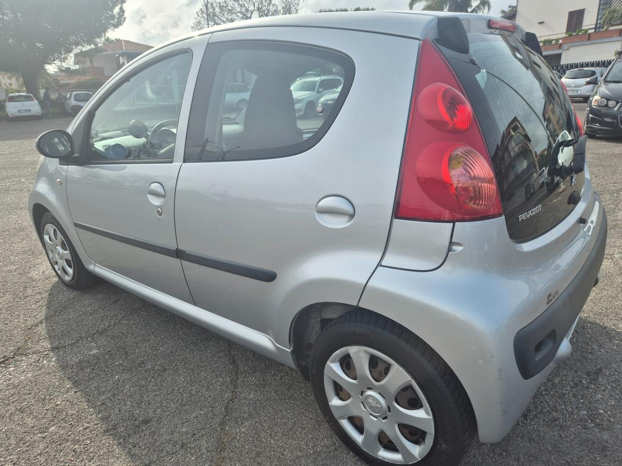Peugeot 107 1.0 68CV 5p. 2011