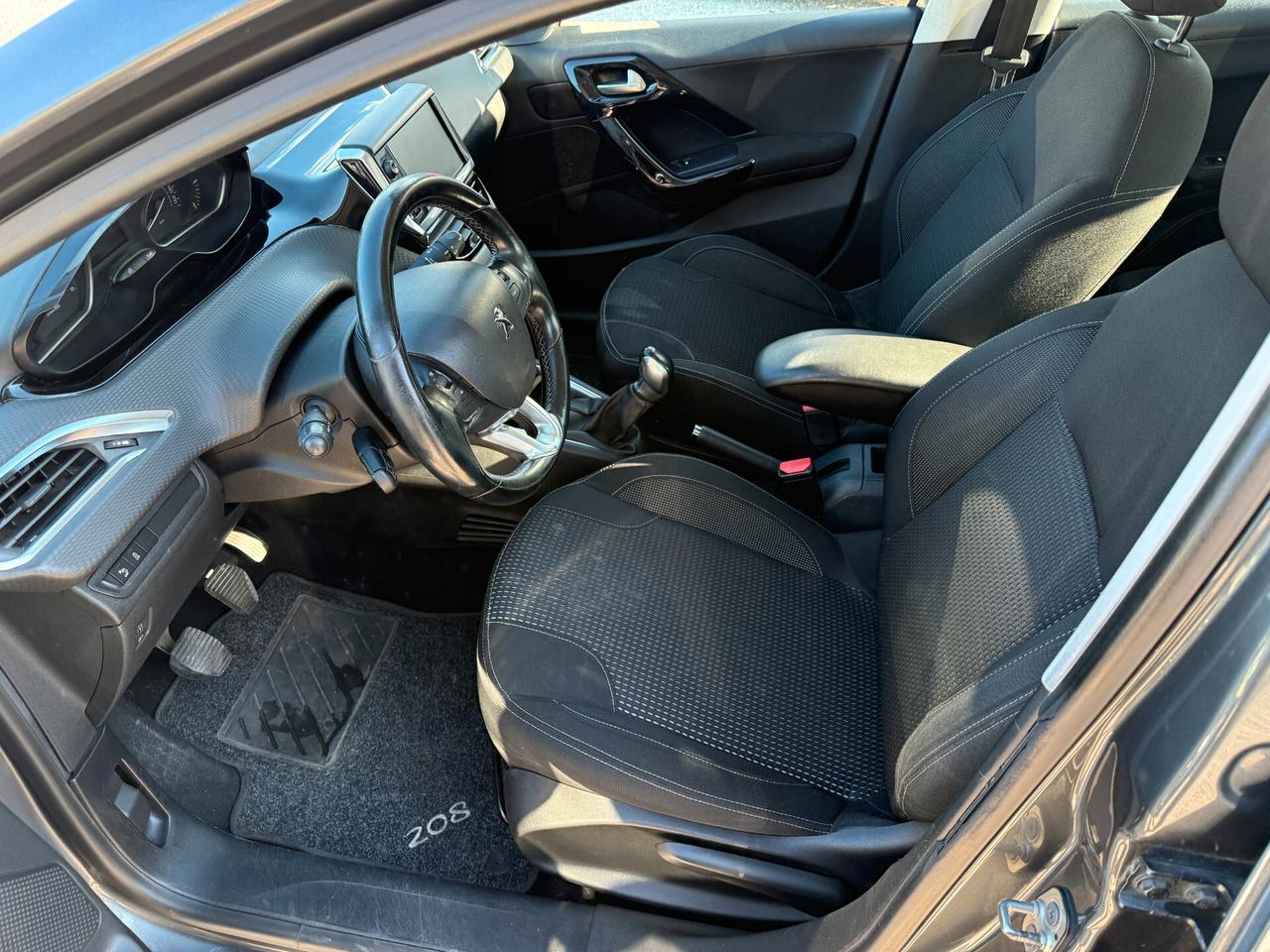 Peugeot 208 BlueHDi 100 5 porte Allure