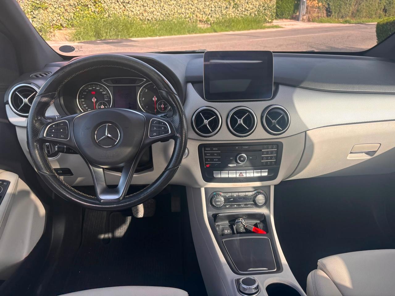 Mercedes-benz B 180 d Premium