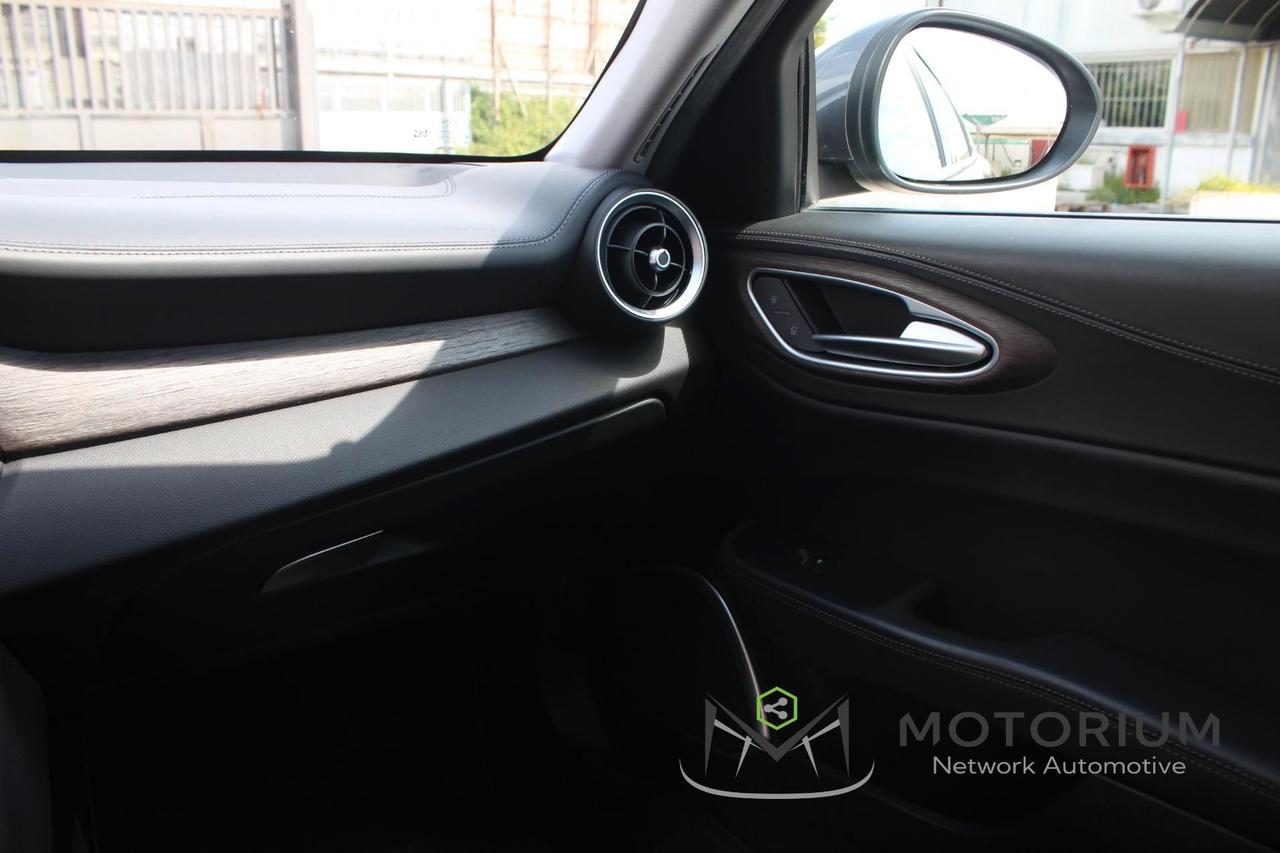 Alfa Romeo Giulia 2.2 TURBO DIESEL 190 CV AWD AUTOMATIC