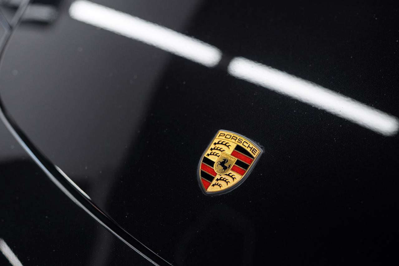 Porsche 911 Carrera S Coupé--FIRST PAINT--