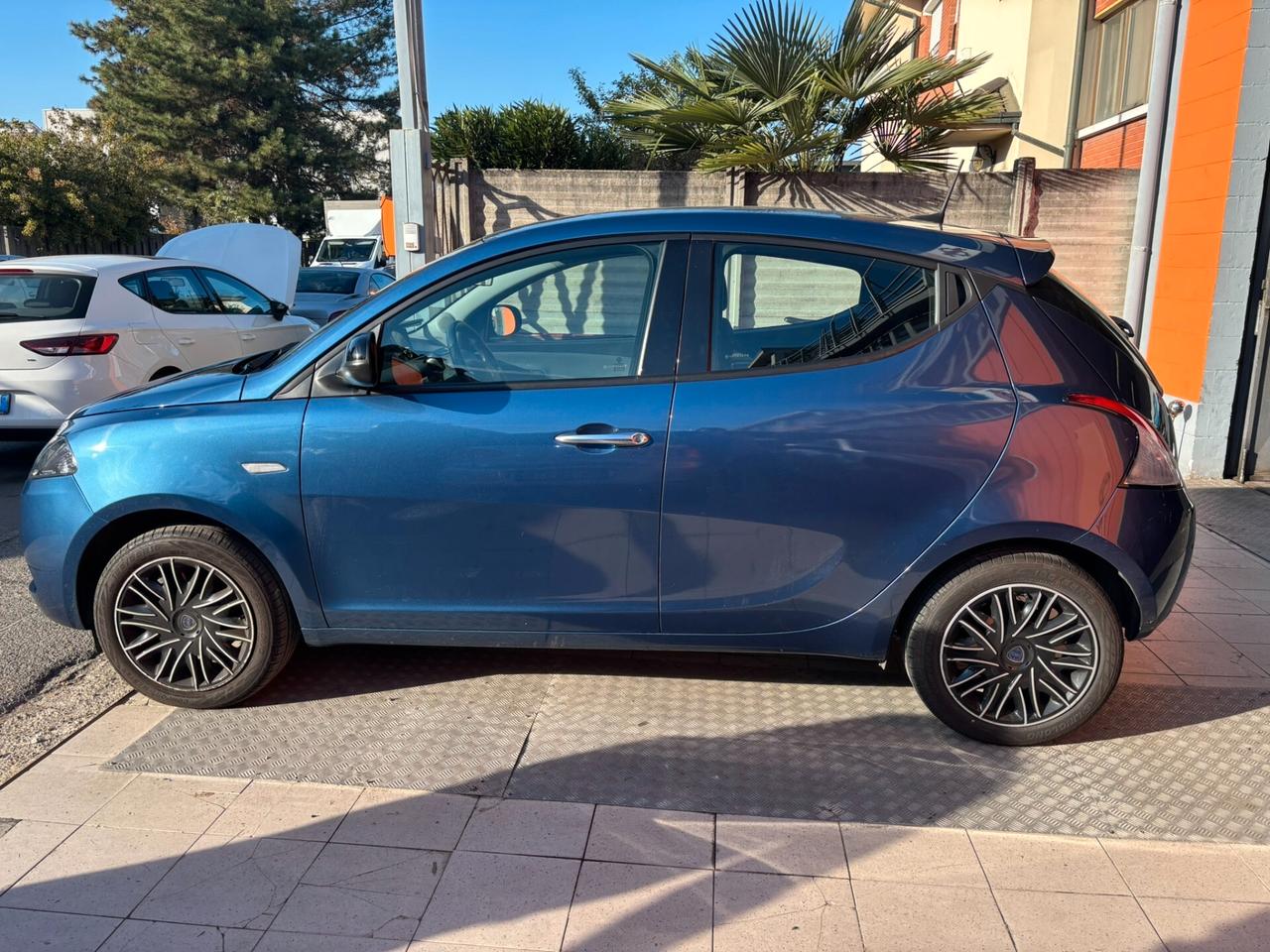 Lancia Ypsilon 1.0 FireFly 5 porte S&S Hybrid Ecochic A. Ferretti