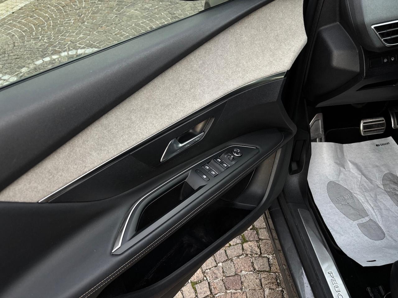 Peugeot 3008 Hybrid 225 e-EAT8 GT