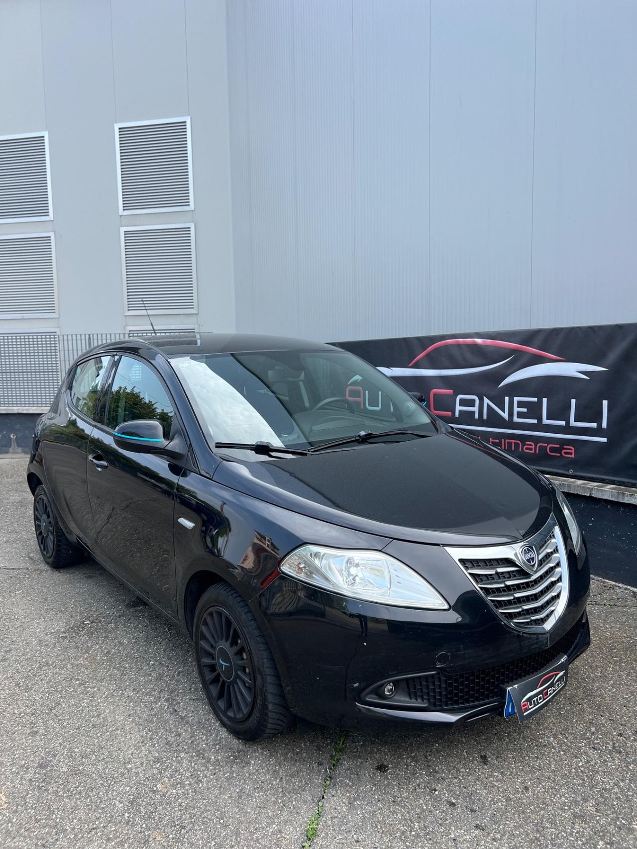 Lancia Ypsilon 1.2 69 CV 5 porte GPL Ecochic Elefantino blu