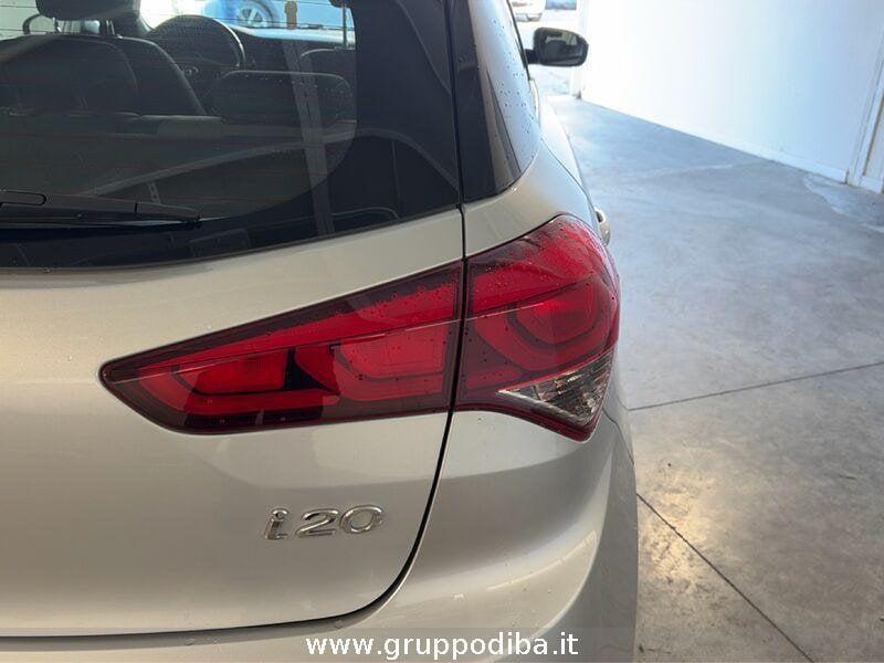 Hyundai i20 2015 Benzina 5p 1.2 Blackline 84cv