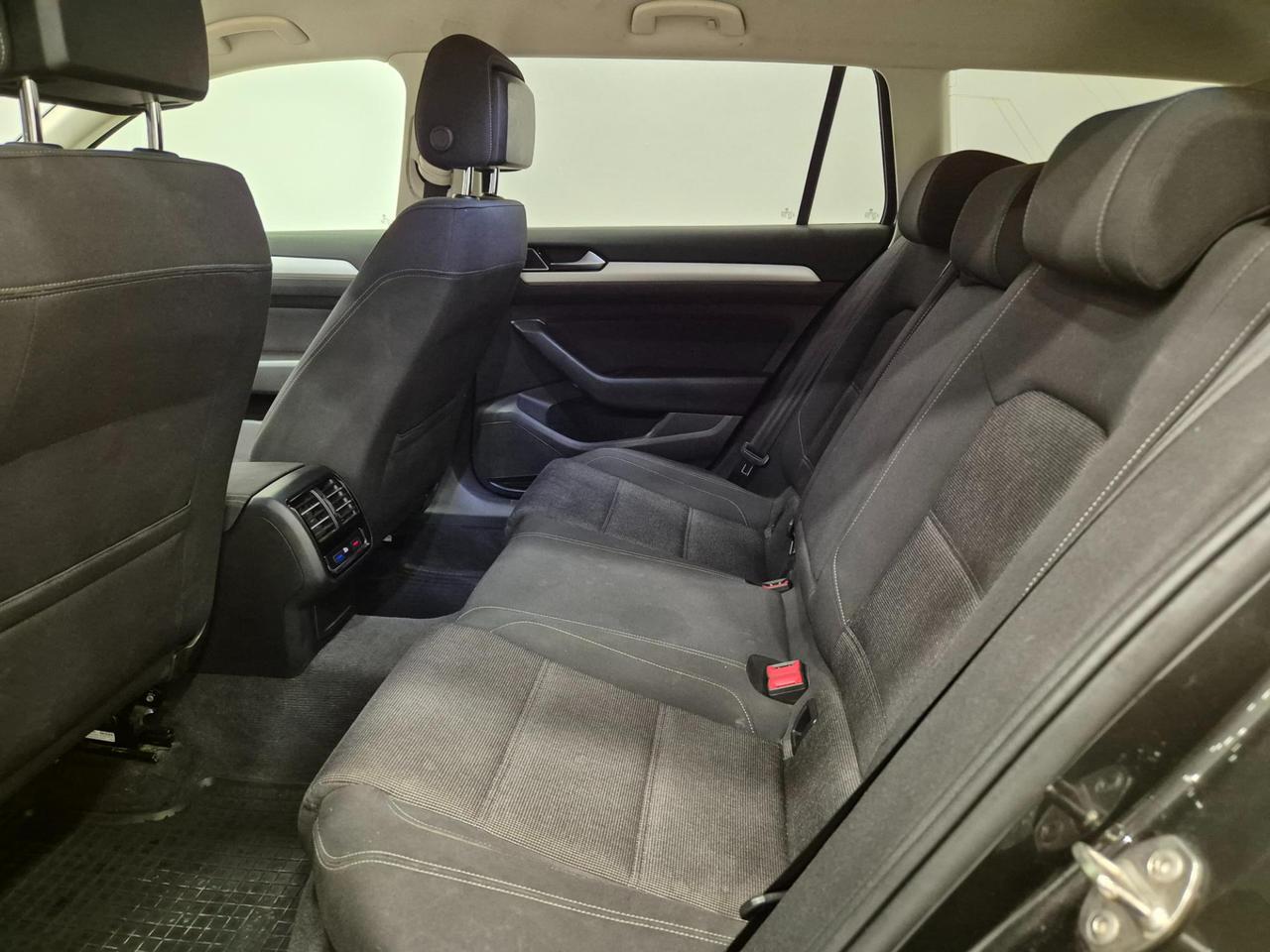 Volkswagen Passat Variant 1.6 TDI Trendline 120cv - Sens. Park. - Bluetooth