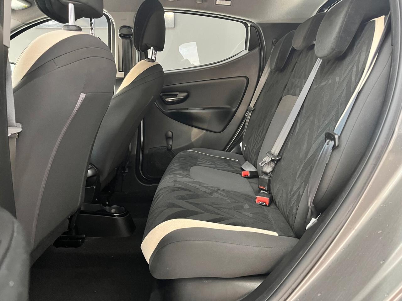 Lancia Ypsilon 1.3 MJT 16V 95 CV 5 porte S&S Gold - 2016