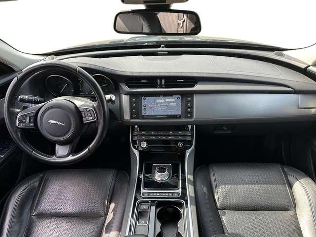 Jaguar XF 2.0d Prestige 180cv auto