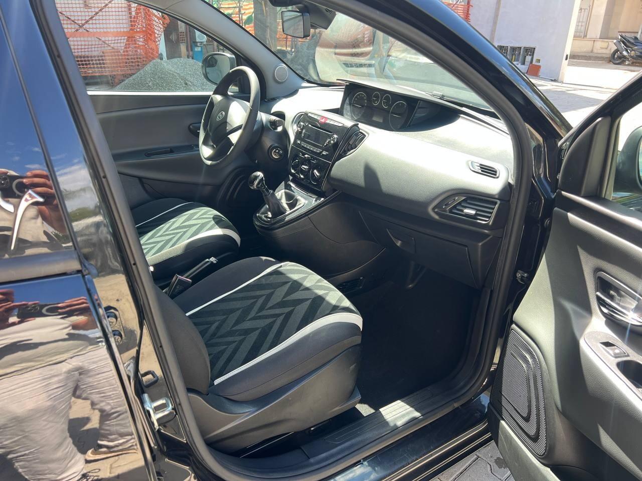 YPSILON 1.3 MJT 95CV SeS Platinum