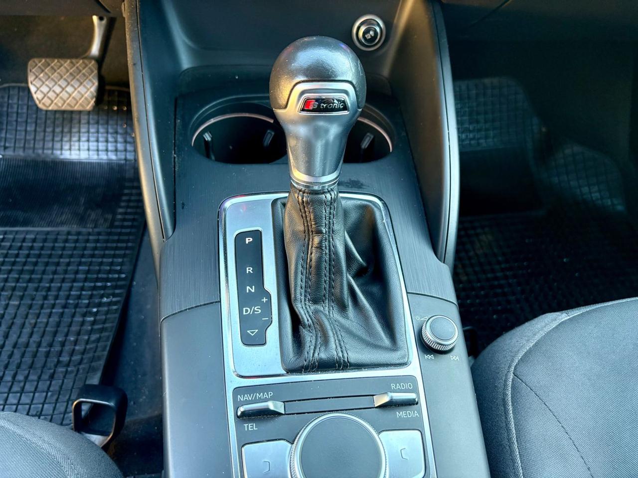 Audi A3 1.6 30 TDI Admired #8285