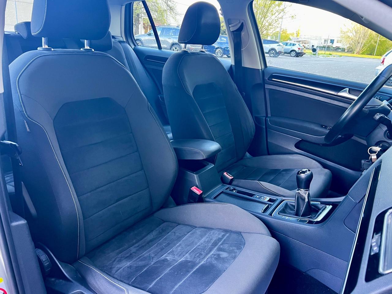 Volkswagen Golf VII 1.6 TDI DPF Highline