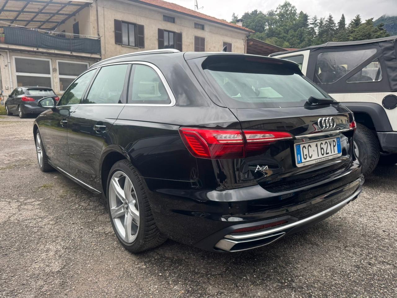 Audi A4 40 TDI S tronic line edition
