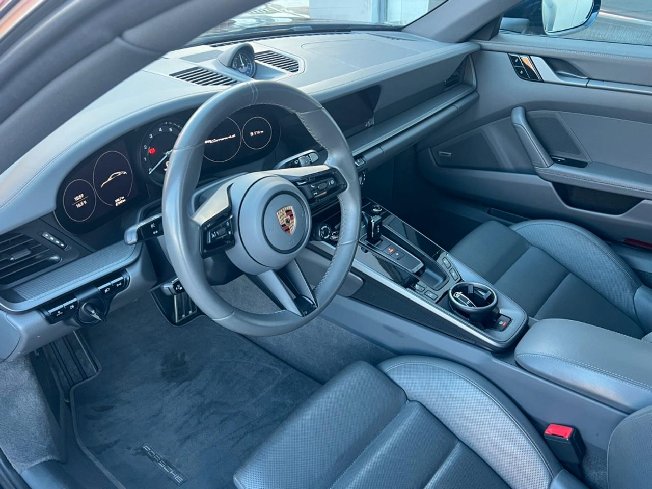 Porsche 992 Coupe 3.0 Carrera 4S auto